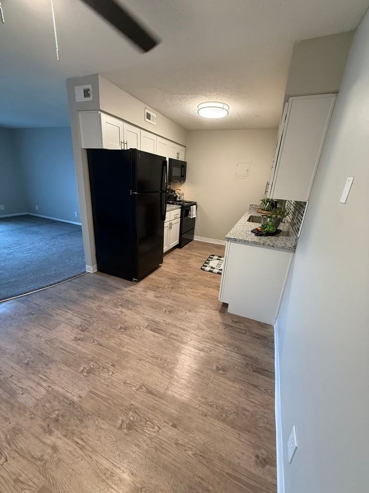 11802 Amerado Blvd - Photo 3 of 40