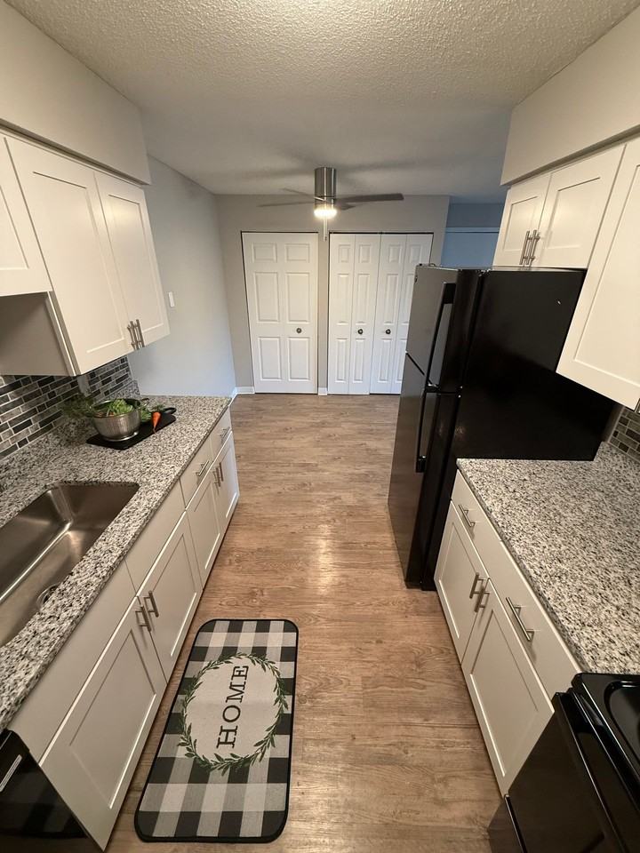 11802 Amerado Blvd - Photo 4 of 40