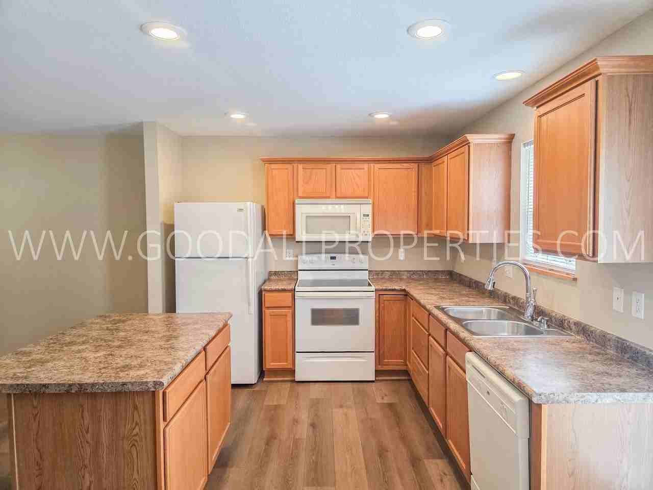 4315 152nd Ct - Photo 2 of 18