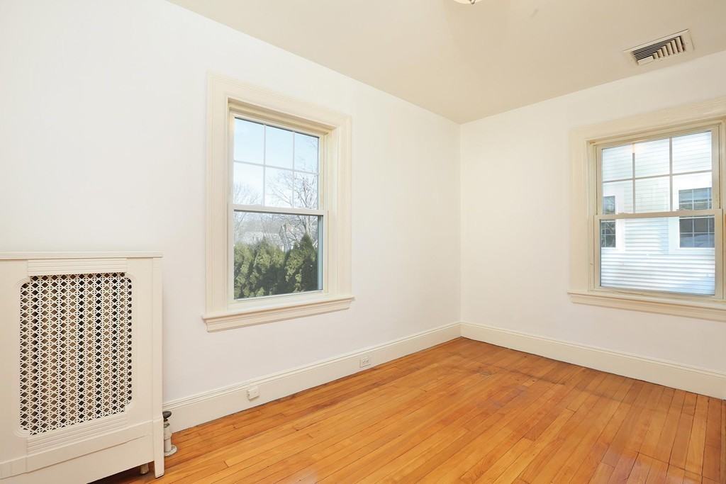 16 Ballard St - Photo 7 of 8