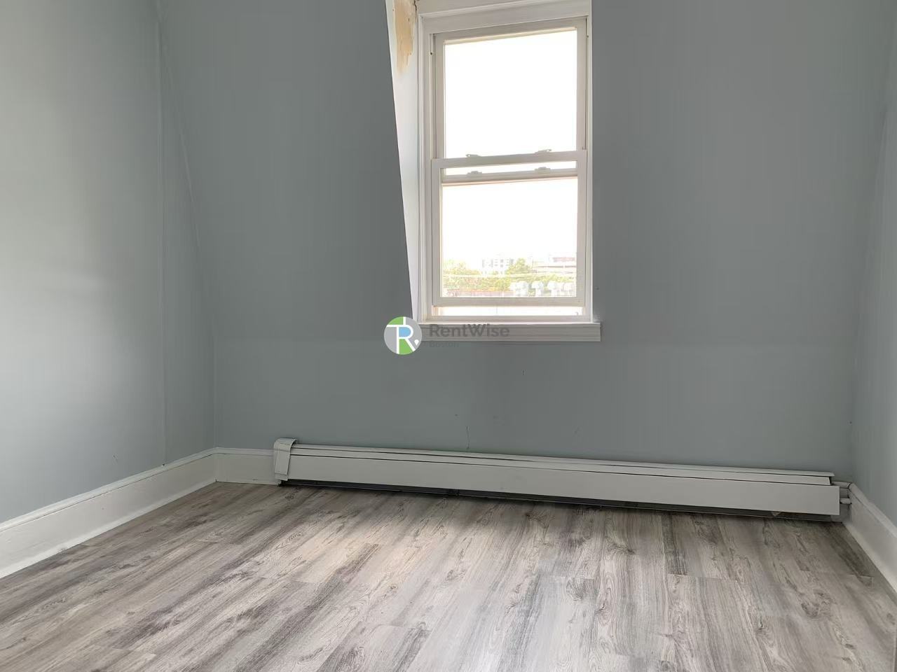 47 Madison St - Photo 4 of 5