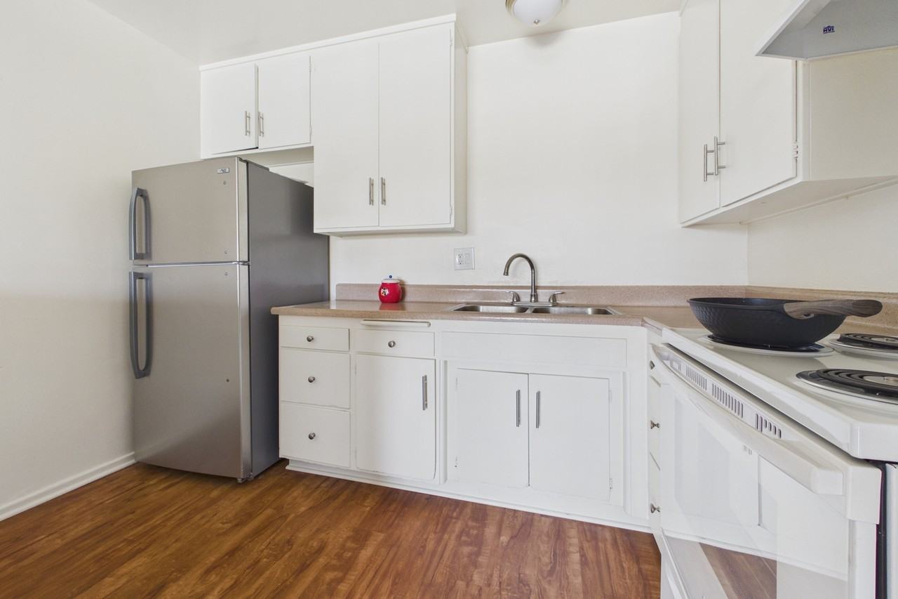 Sepulveda Manhattan Apartments - Photo 3 of 46