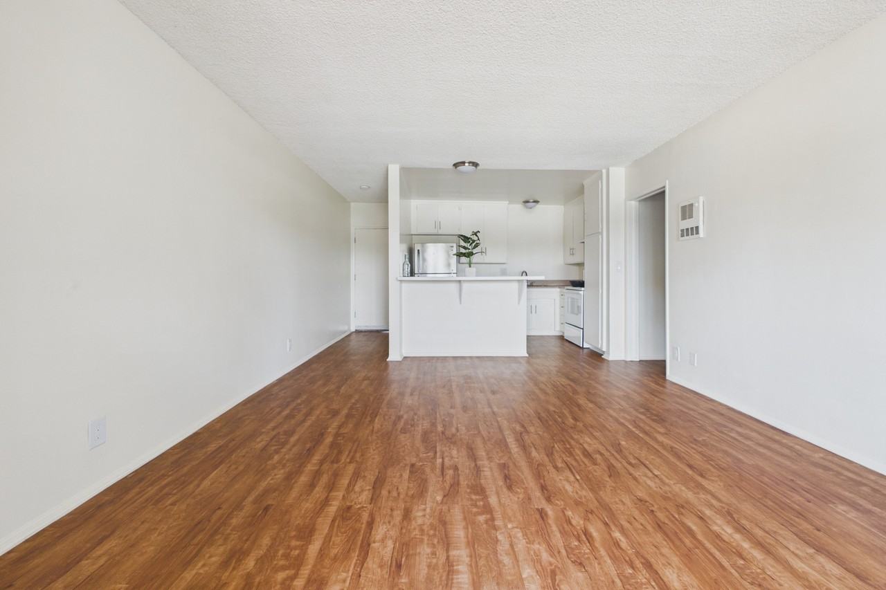 Sepulveda Manhattan Apartments - Photo 6 of 46
