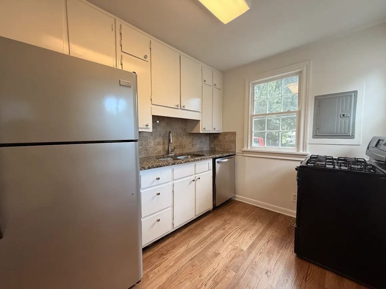 429 Deering Rd Nw - Photo 3 of 8