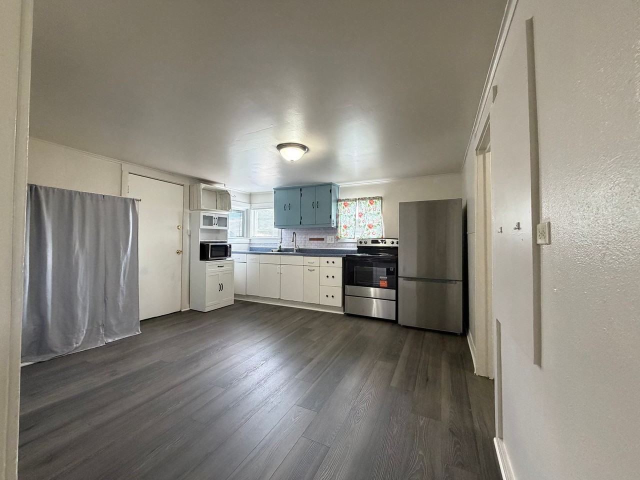 785 Park Hill Ln - Photo 4 of 13