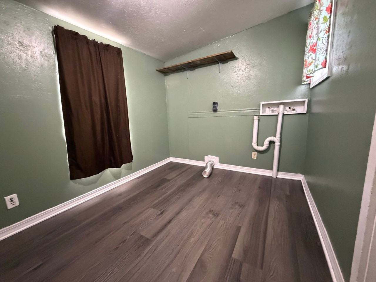 785 Park Hill Ln - Photo 7 of 13