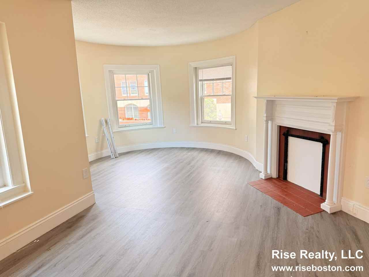4 University Rd - Photo 4 of 16