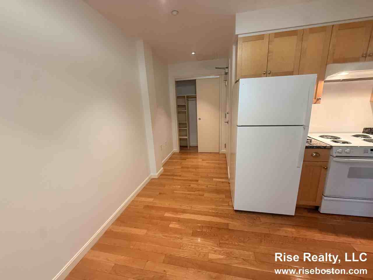 29 Peterborough St #3 - Photo 3 of 9