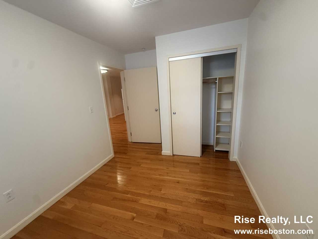 29 Peterborough St #3 - Photo 7 of 9