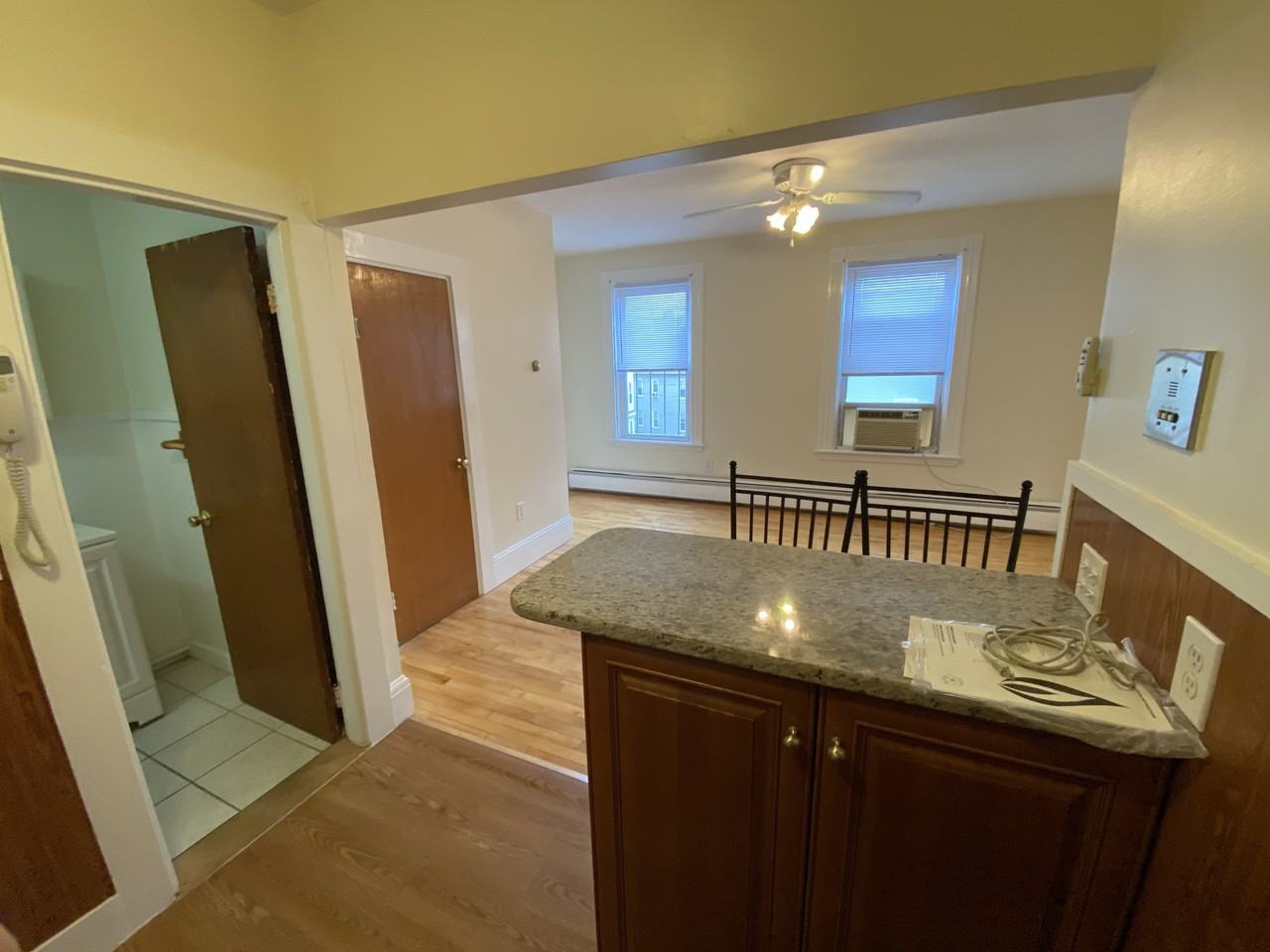 Hampshire St #6 - Photo 3 of 10