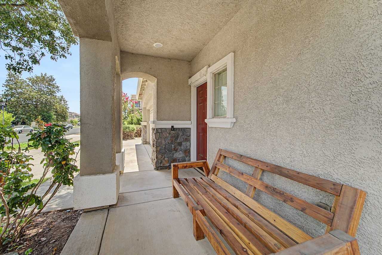 5590 Cobbler Ln - Photo 5 of 29