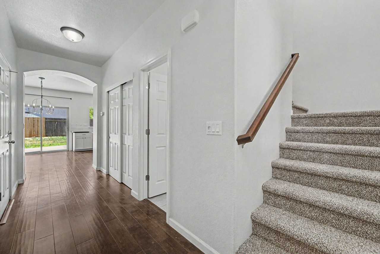 5590 Cobbler Ln - Photo 6 of 29