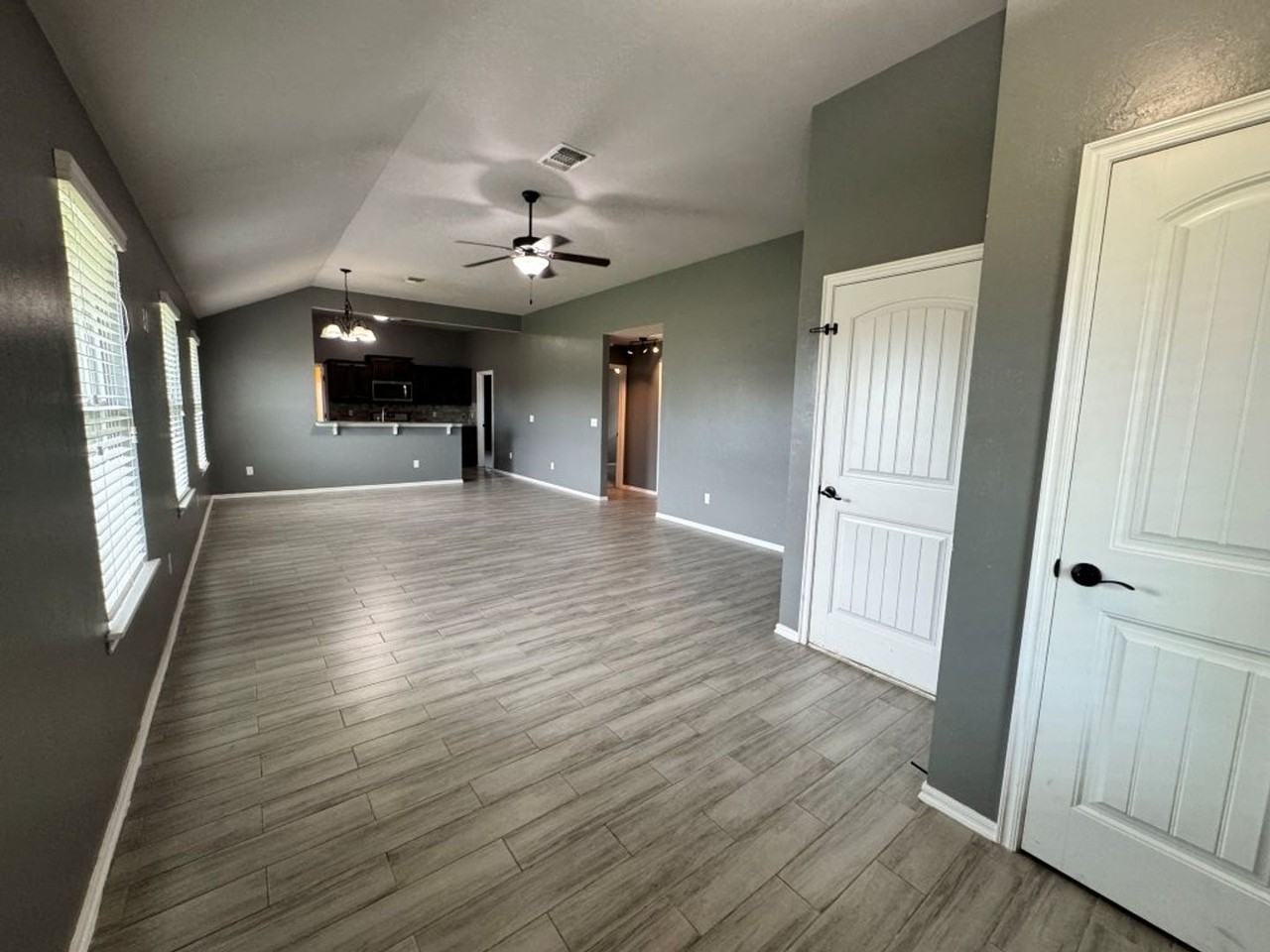 4725 Pyrope Ln - Photo 3 of 19