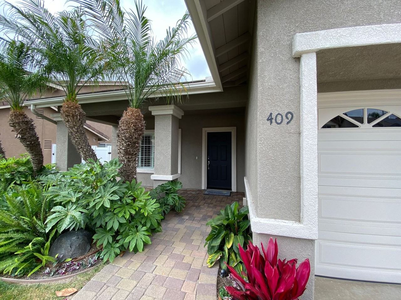 409 Lexington Cir - Photo 2 of 22