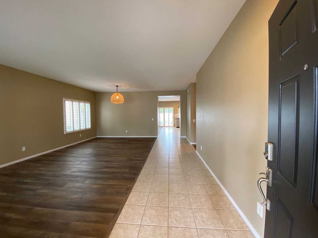 409 Lexington Cir - Photo 3 of 22