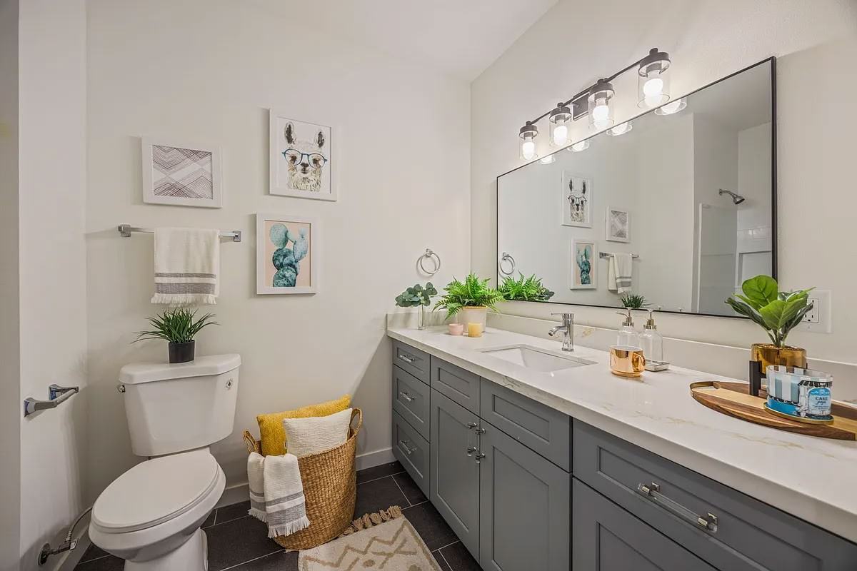 2152 N 185th St #407 - Photo 5 of 16