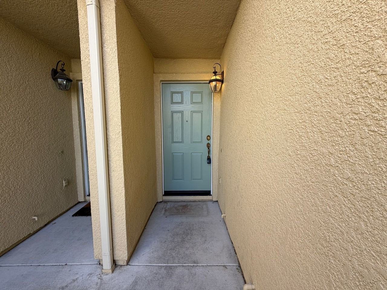 141 Altamont Ct - Photo 2 of 24