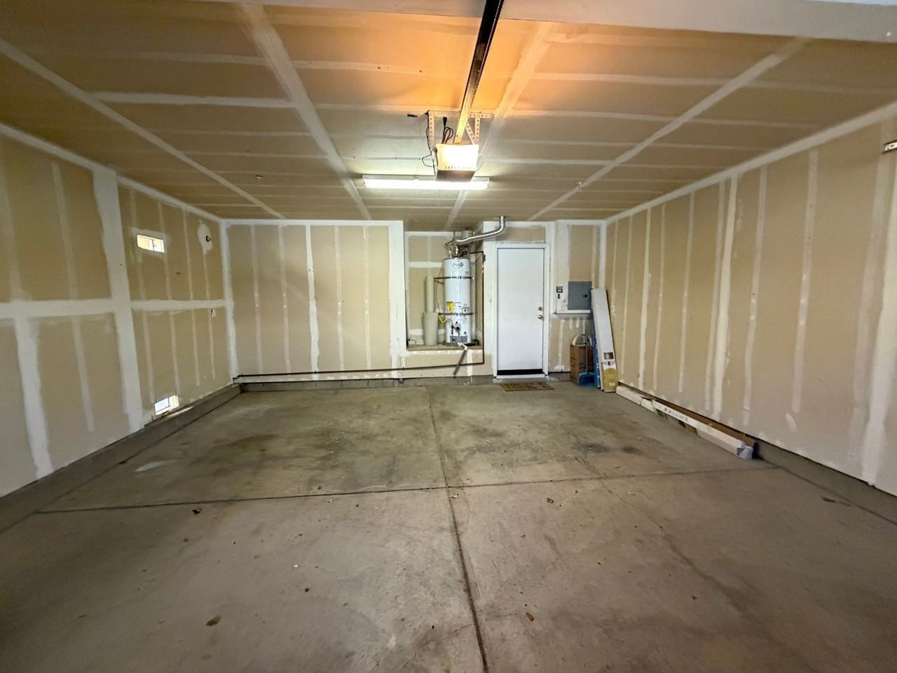141 Altamont Ct - Photo 3 of 24
