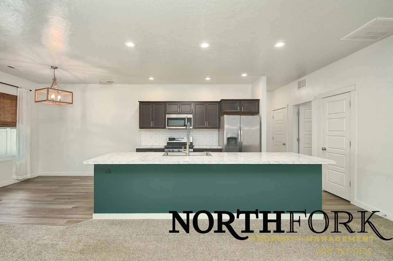 16863 N Middlefield Way - Photo 3 of 12