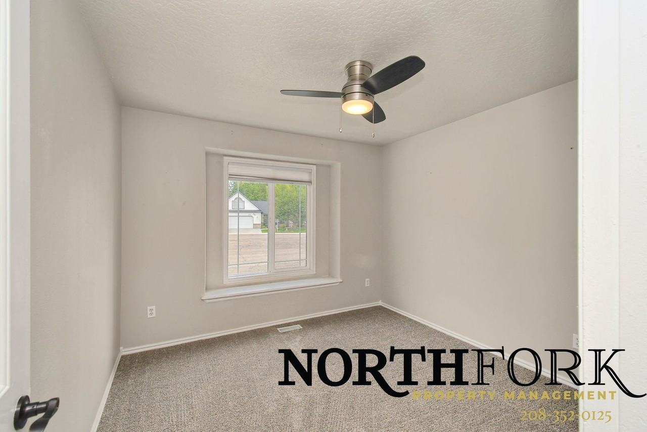 2918 Chester Ln - Photo 7 of 12