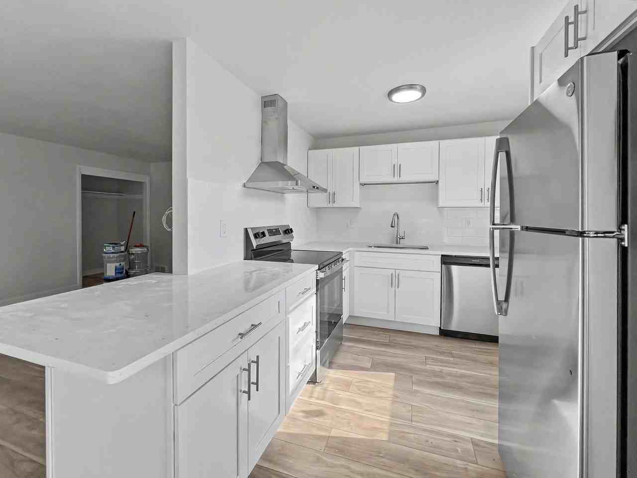 8 Midland Ave - Photo 2 of 17