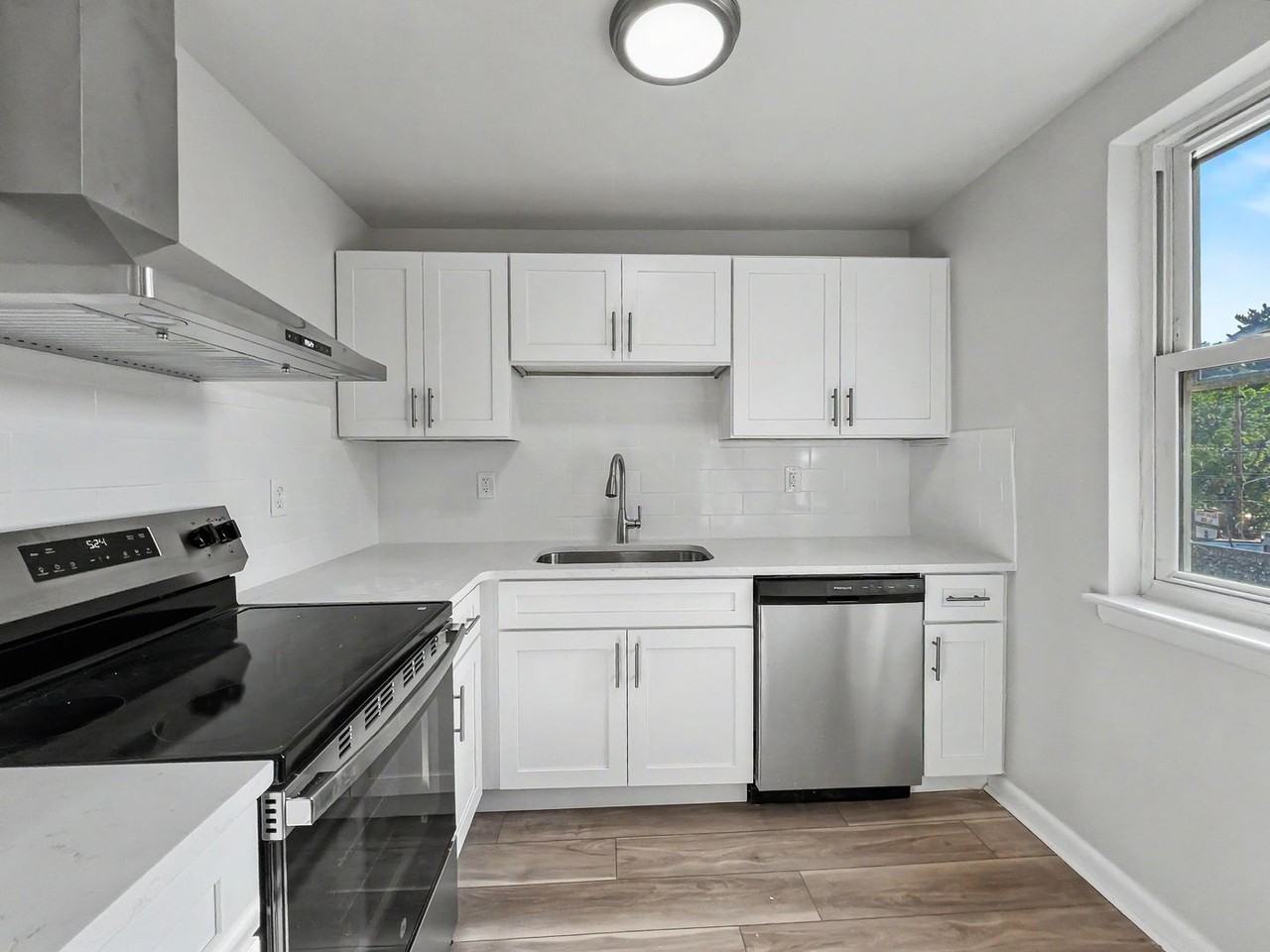 8 Midland Ave - Photo 6 of 17