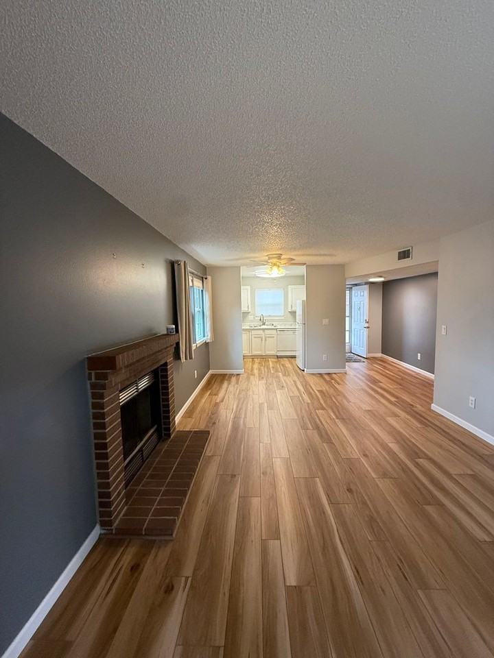 350 S Estes St #B - Photo 4 of 39