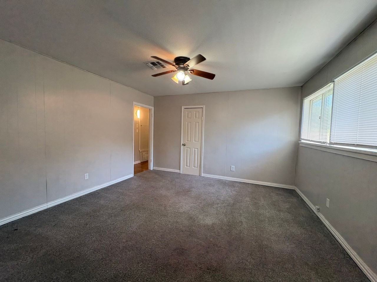 8408 David Dr - Photo 5 of 13