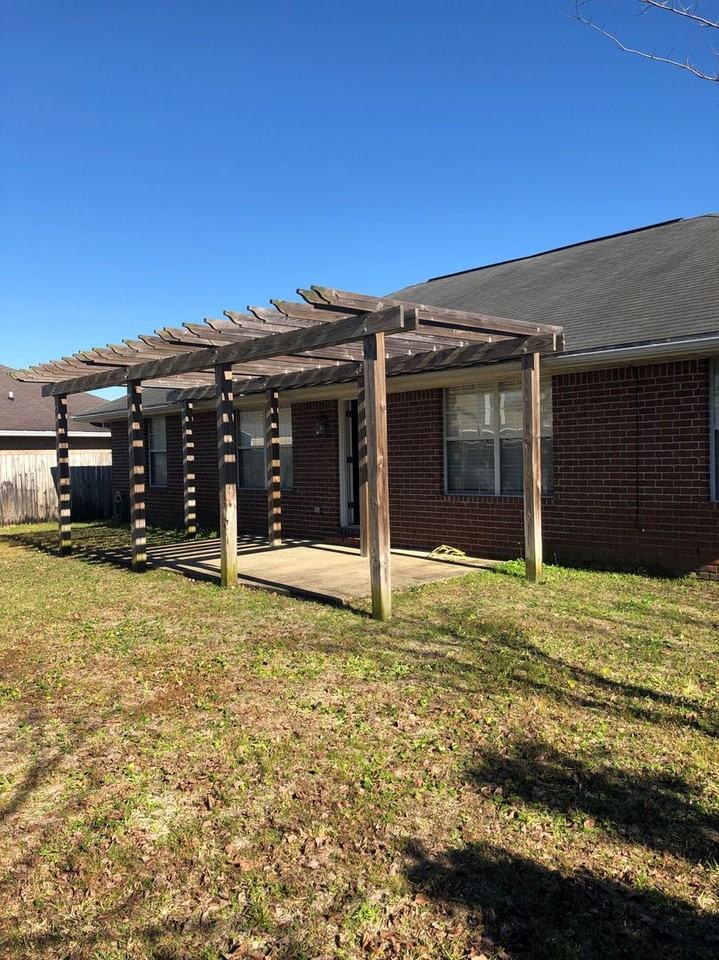 2290 Heritage Cir - Photo 2 of 14