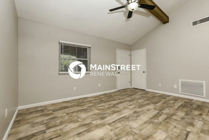 689 Fairchild Ave - Photo 3 of 16