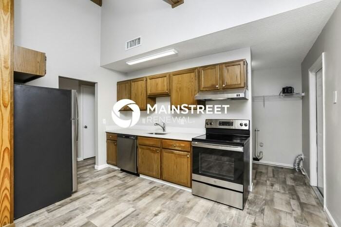 689 Fairchild Ave - Photo 4 of 16