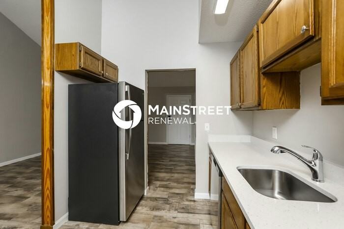 689 Fairchild Ave - Photo 5 of 16