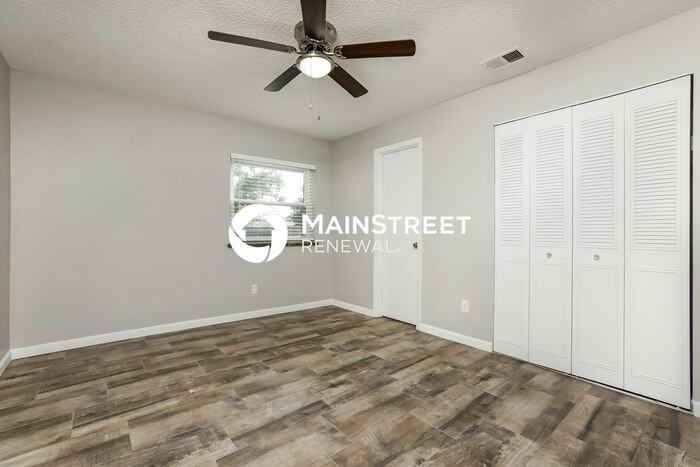 689 Fairchild Ave - Photo 6 of 16