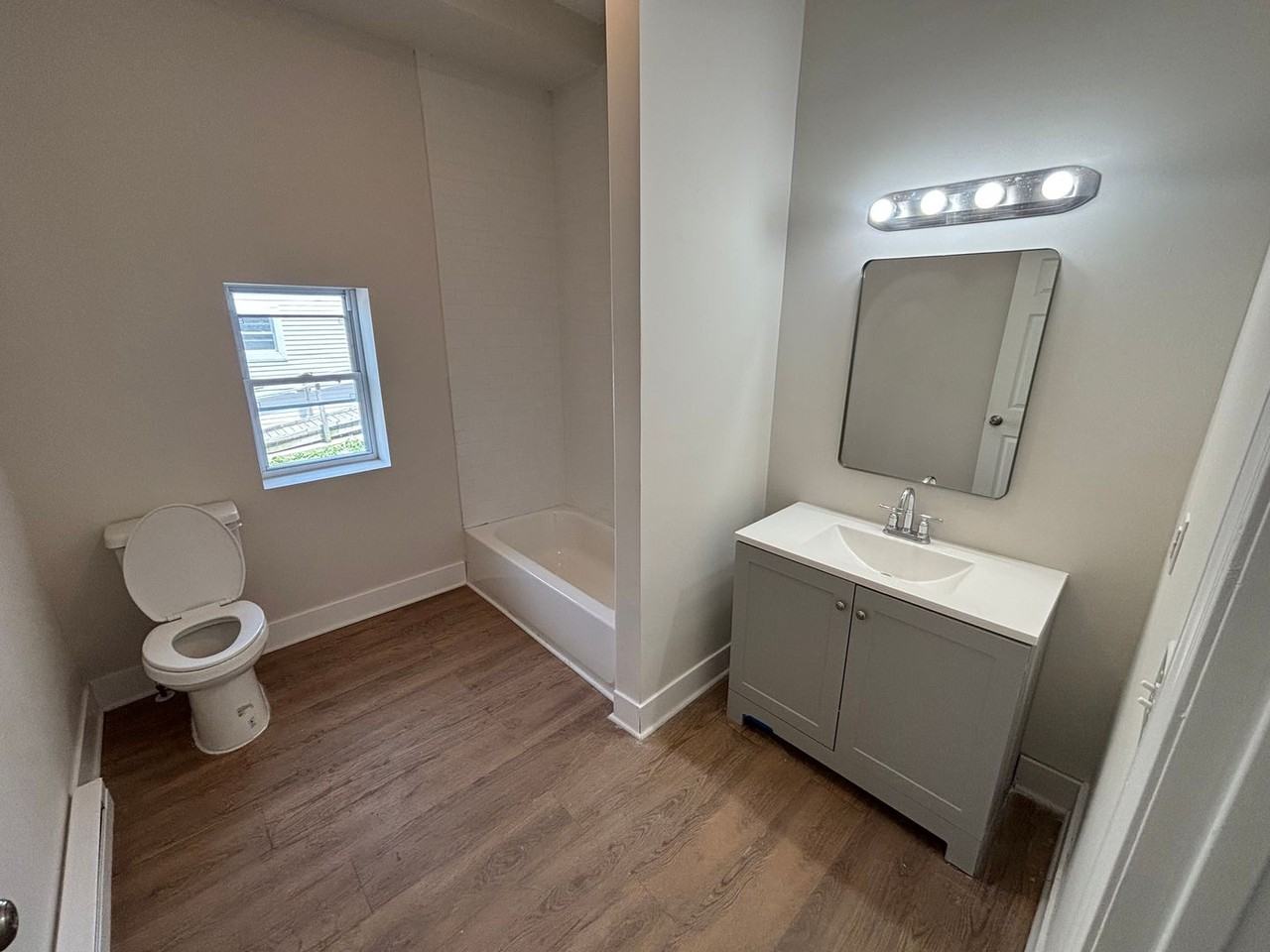 1032 W Hamilton St - Photo 7 of 7