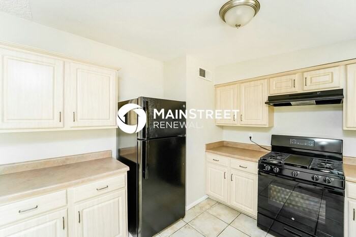 3232 E Stallion Ln - Photo 4 of 16