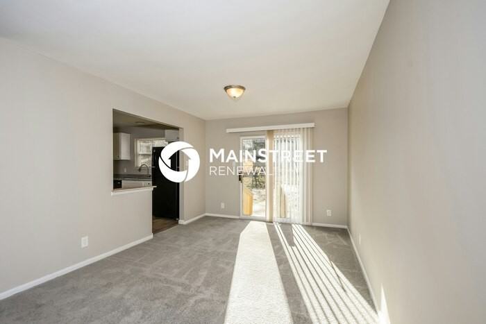 2105 Wellington Dr - Photo 4 of 16