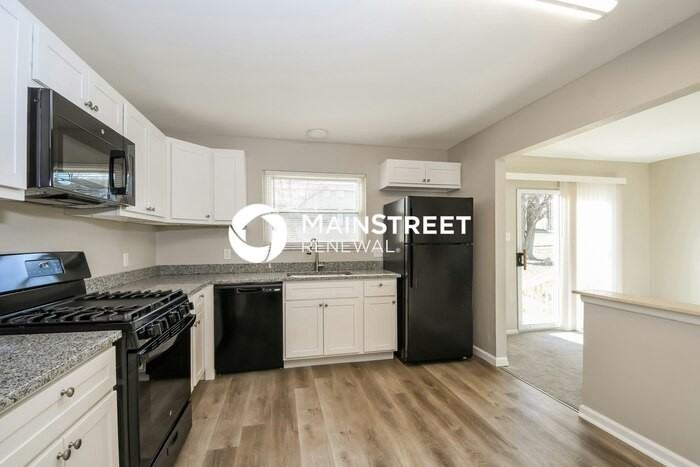 2105 Wellington Dr - Photo 6 of 16