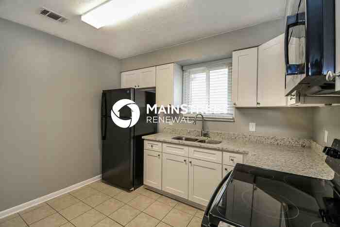 4605 Silver Ridge Dr - Photo 7 of 15