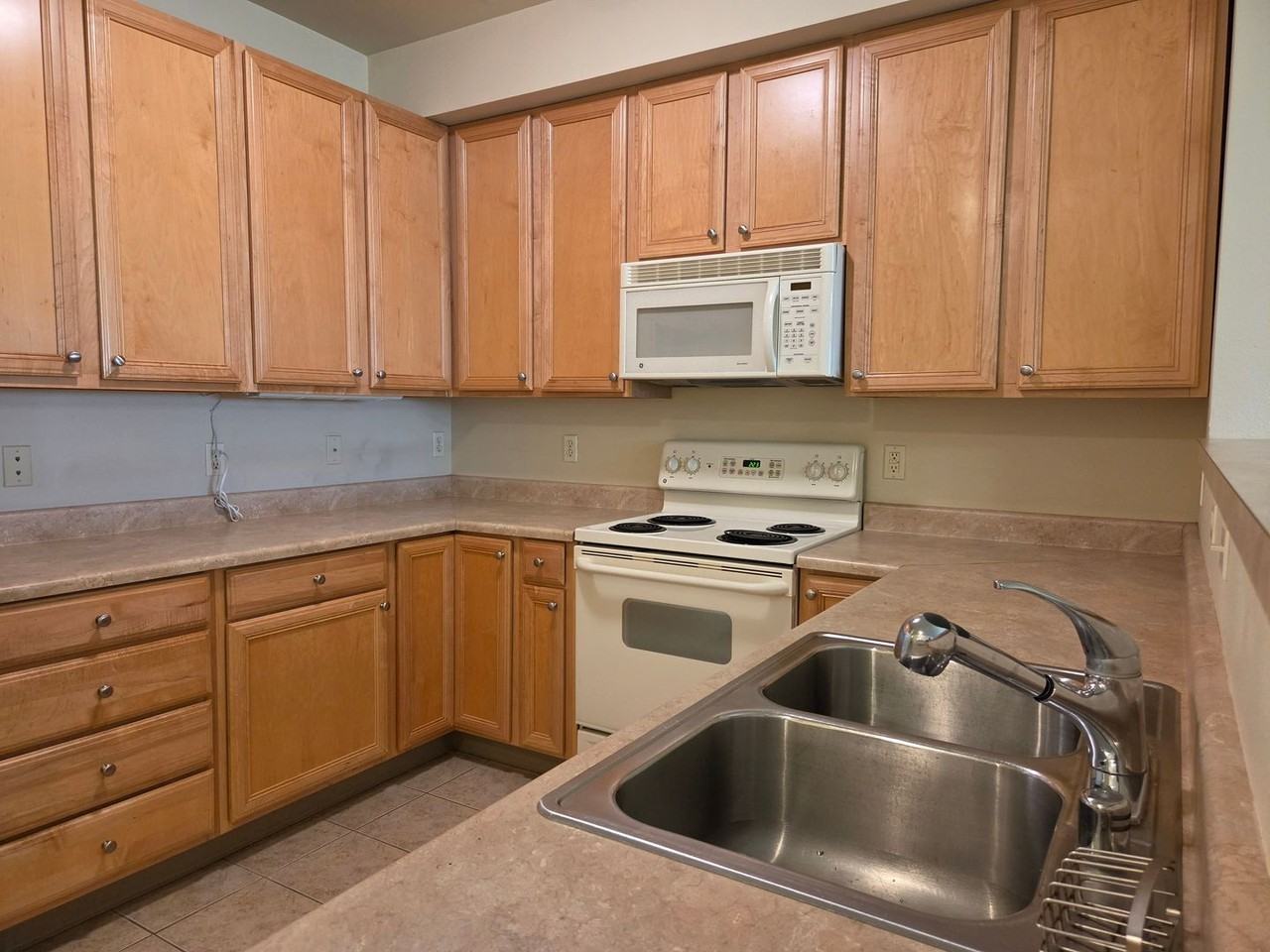 512 Darby Dr #205 - Photo 2 of 10