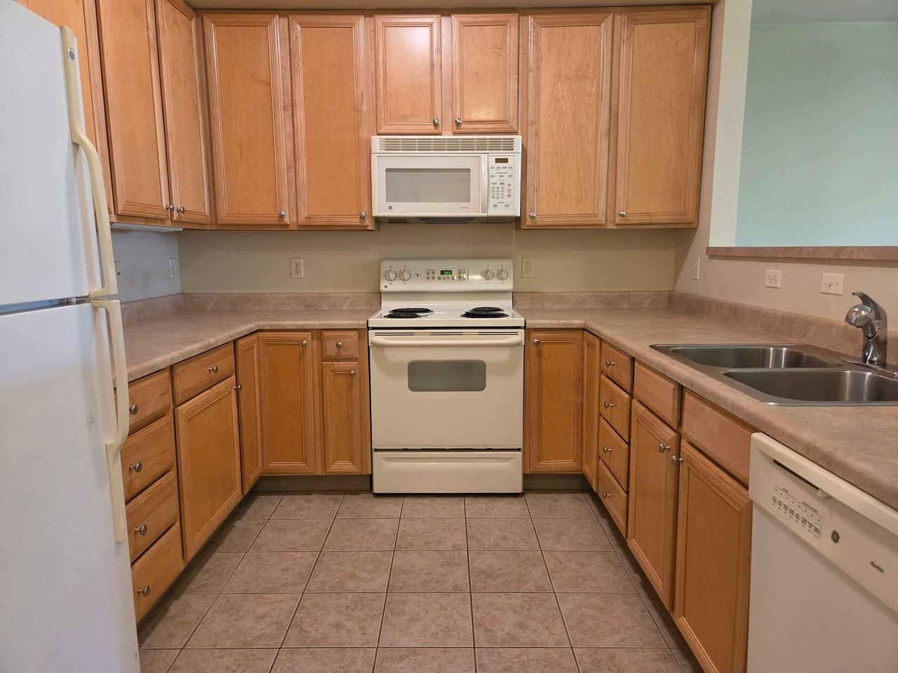 512 Darby Dr #205 - Photo 3 of 10