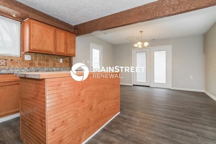 225 Gladys Rd - Photo 6 of 16