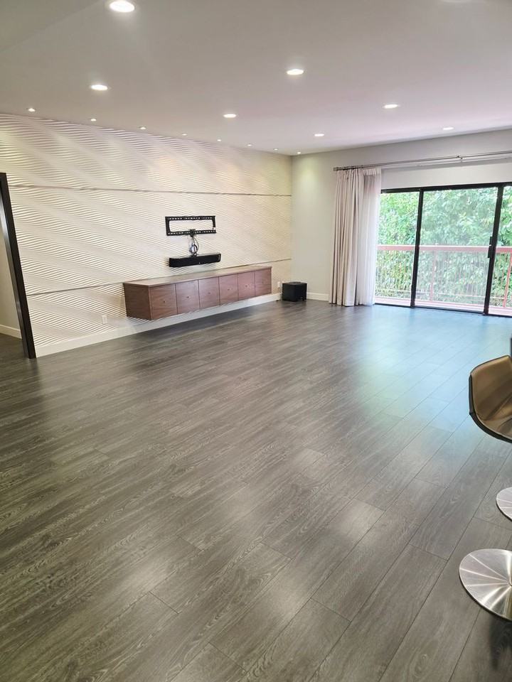 12540 Burbank Blvd #103 - Photo 4 of 25