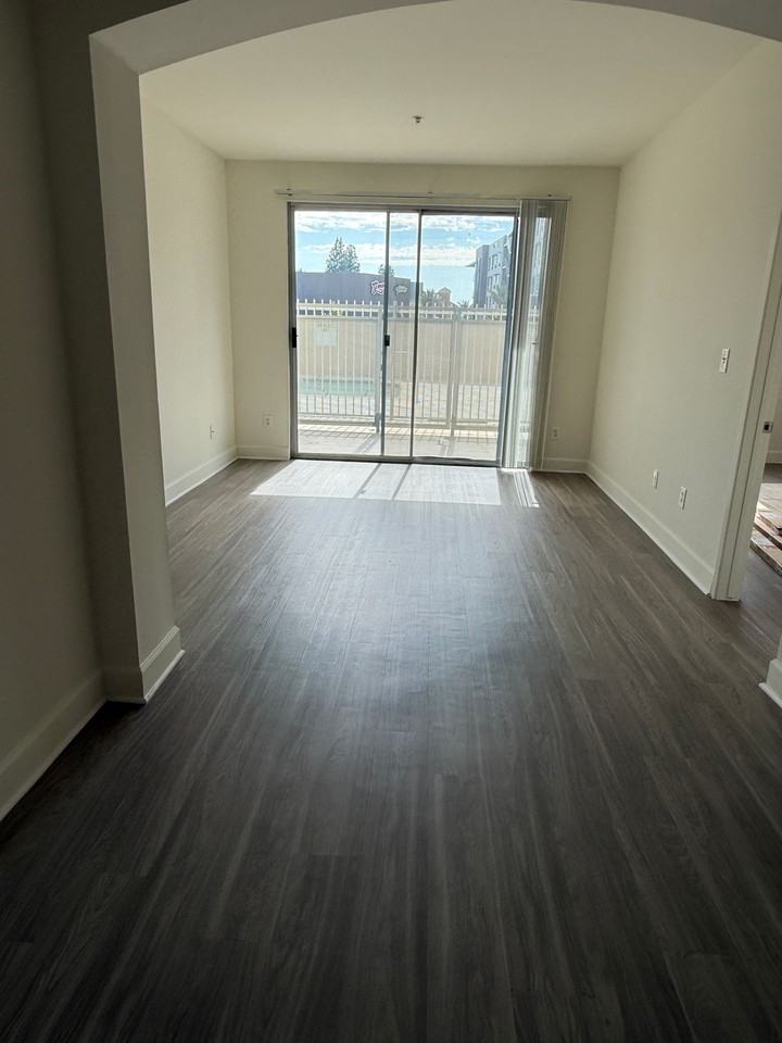 Northpoint Apartments at CSUN - Photo 4 of 5