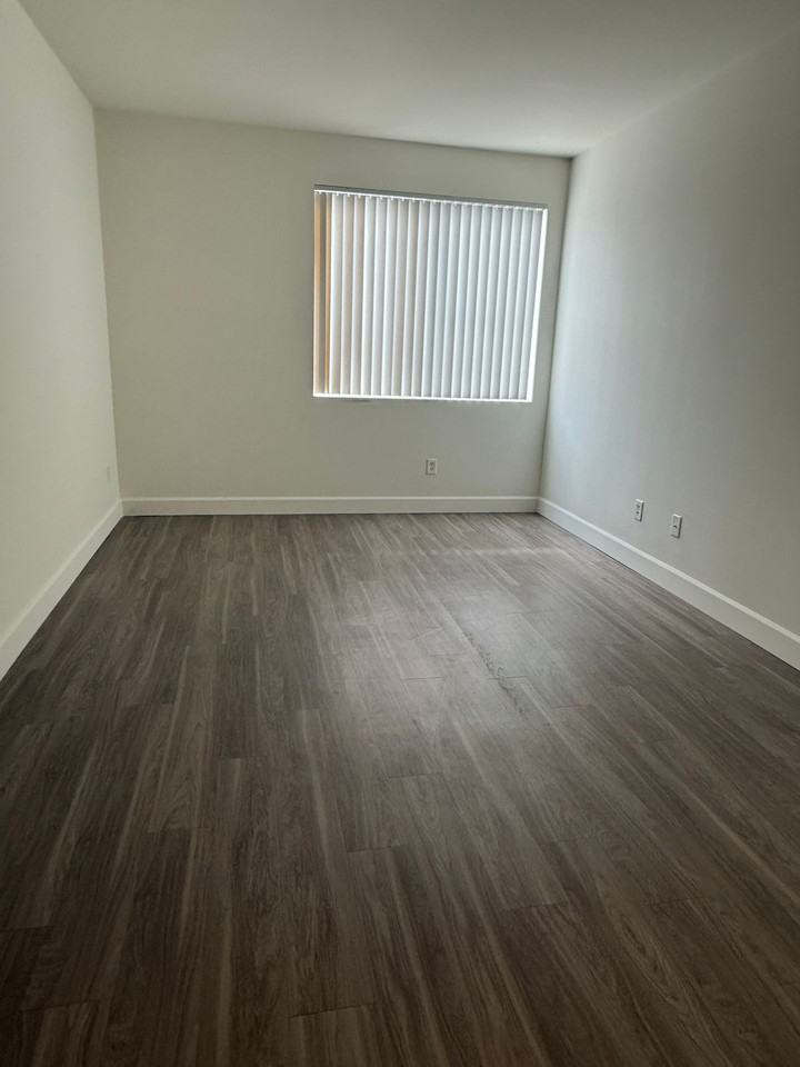Northpoint Apartments at CSUN - Photo 5 of 5