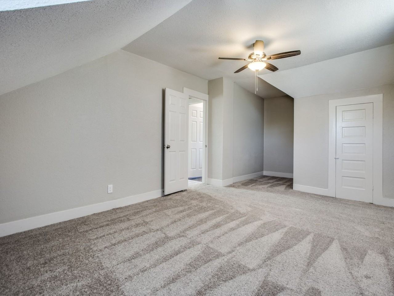 901 W Morton St - Photo 2 of 25