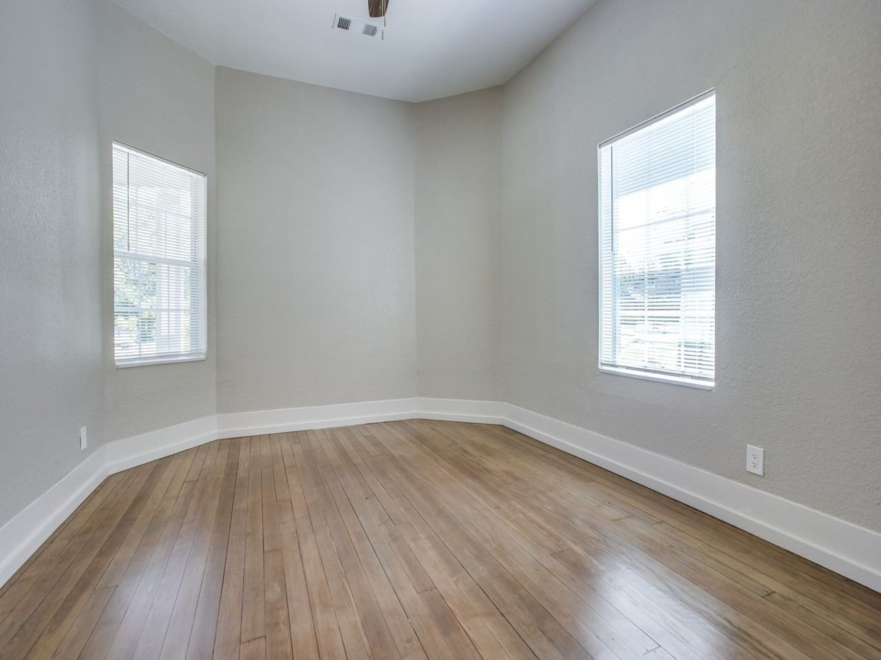 901 W Morton St - Photo 6 of 25
