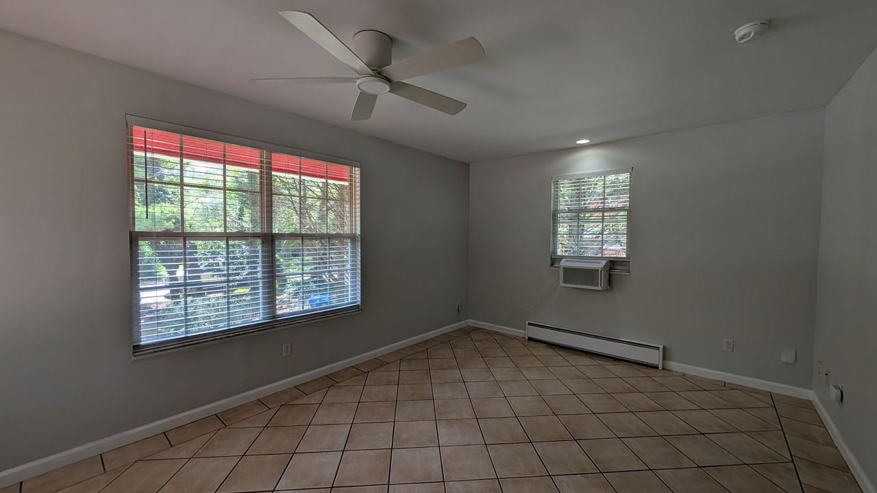 120 Pershing Rd - Photo 6 of 15