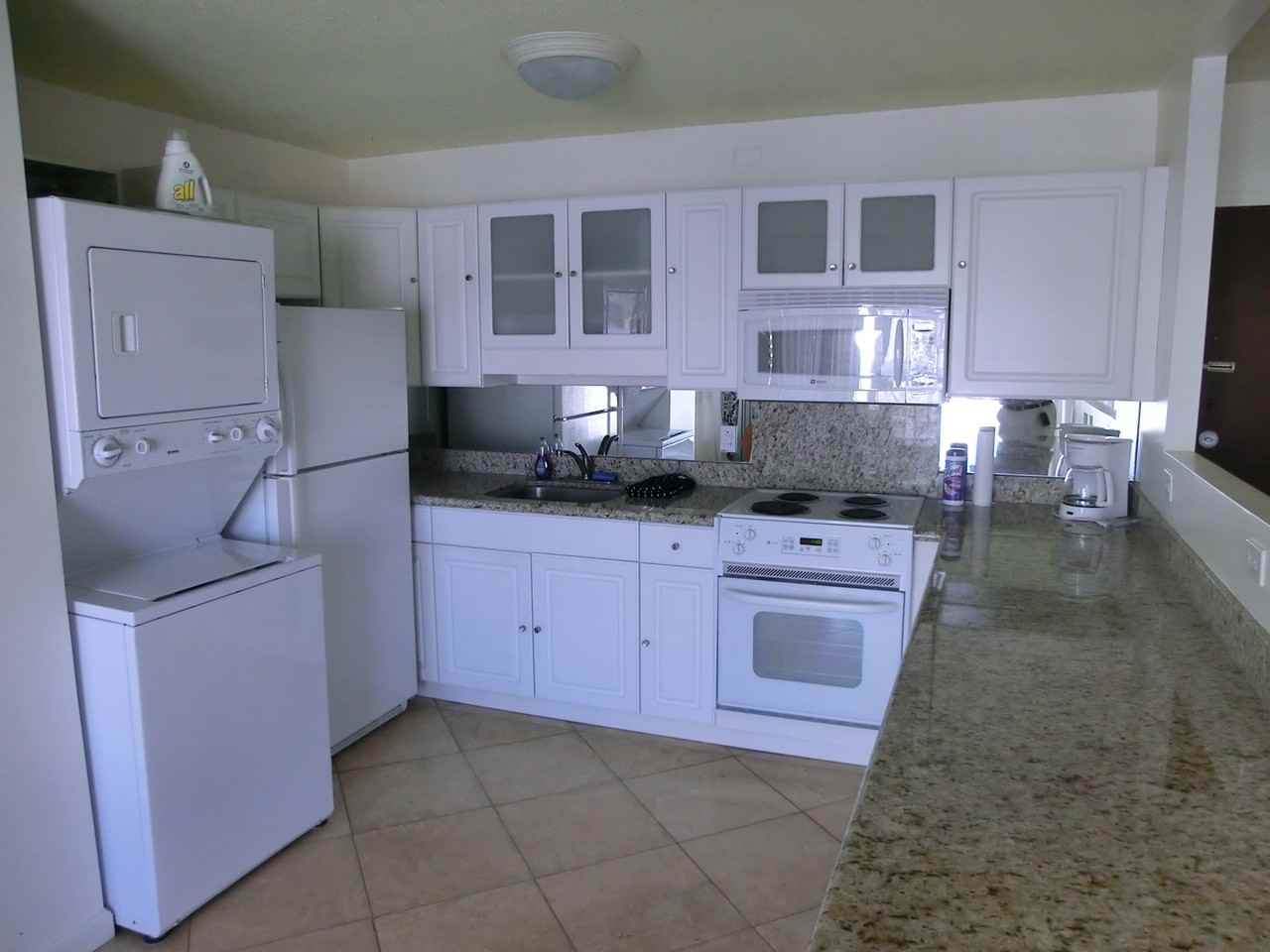 1710 Punahou St #605 - Photo 4 of 8