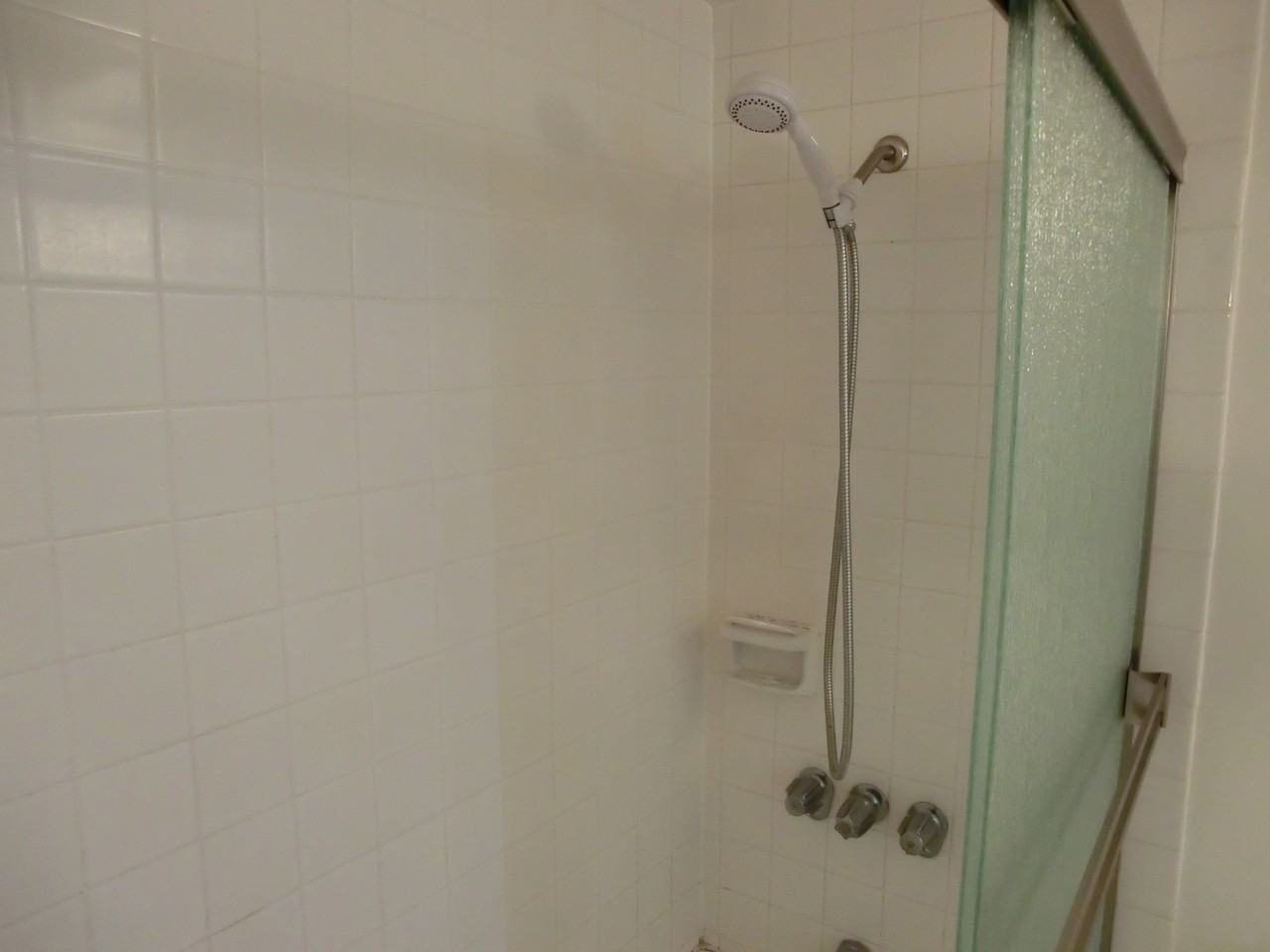 1710 Punahou St #605 - Photo 7 of 8