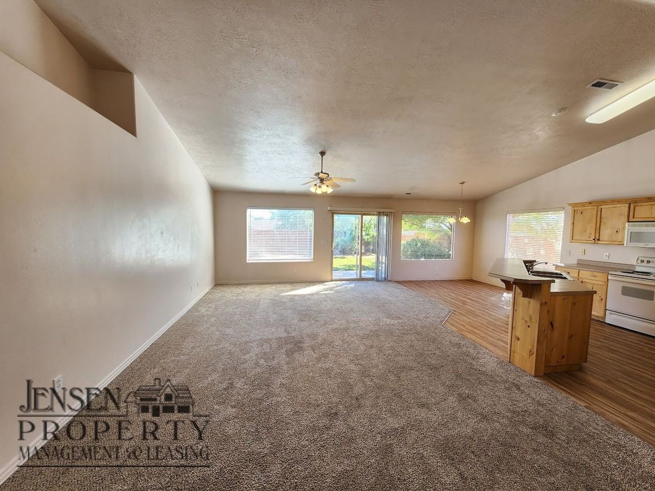 1630 E 2450 S #216 - Photo 4 of 30